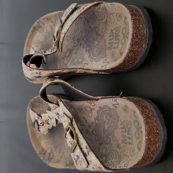 Muk Luks floral sandals, size 10 - Picture 2 of 3